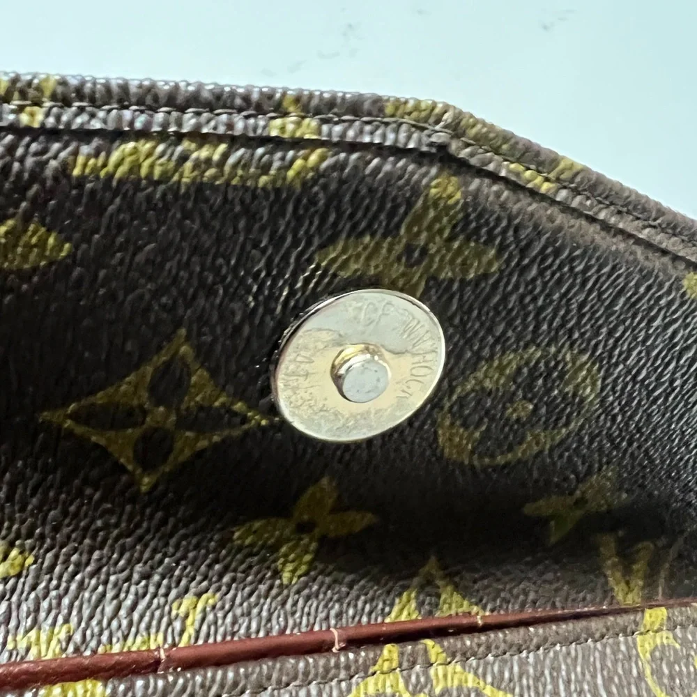 LOUIS VUITTON LV Wallet